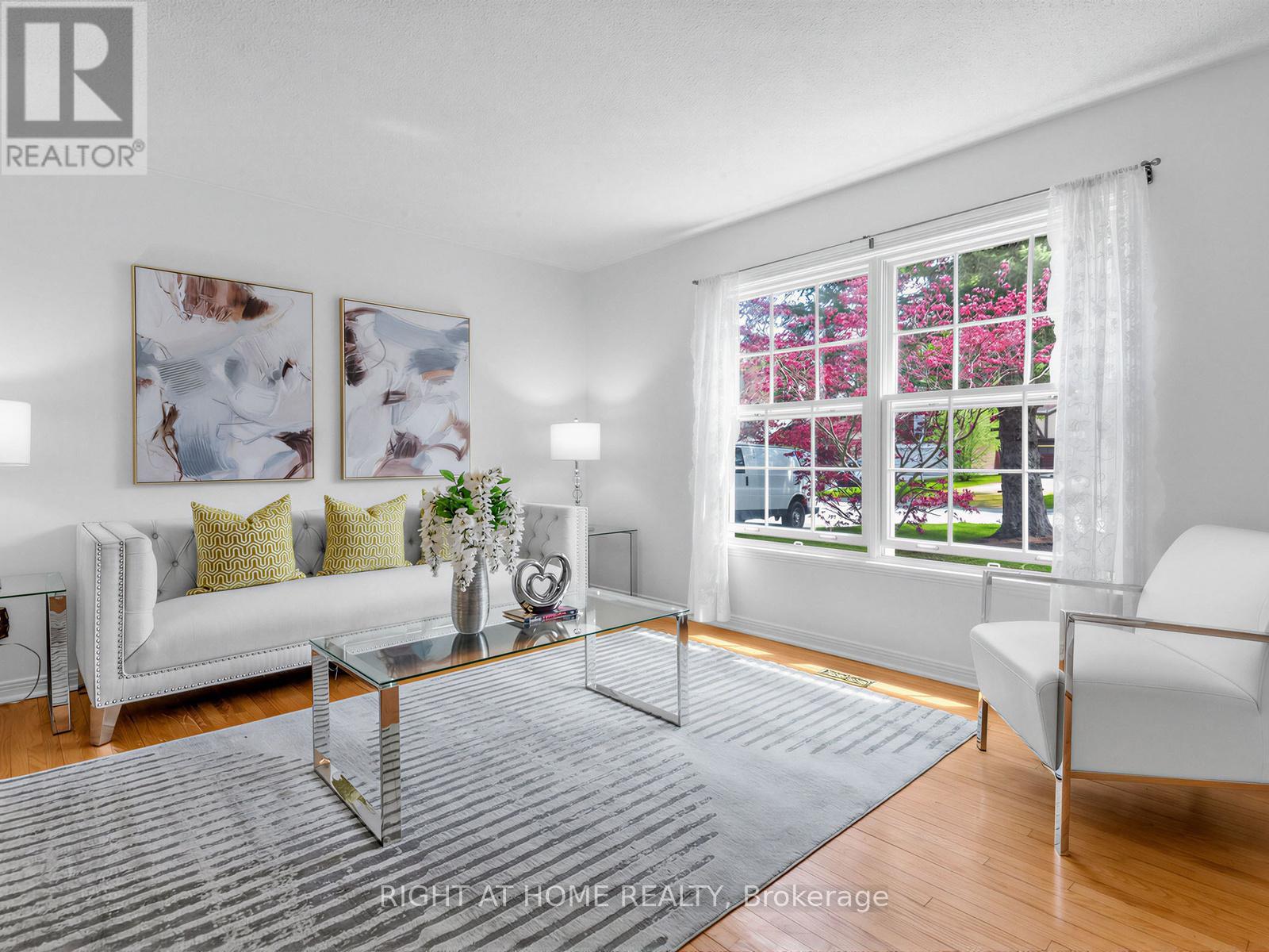 101 HOLSWORTHY CRESCENT - 7