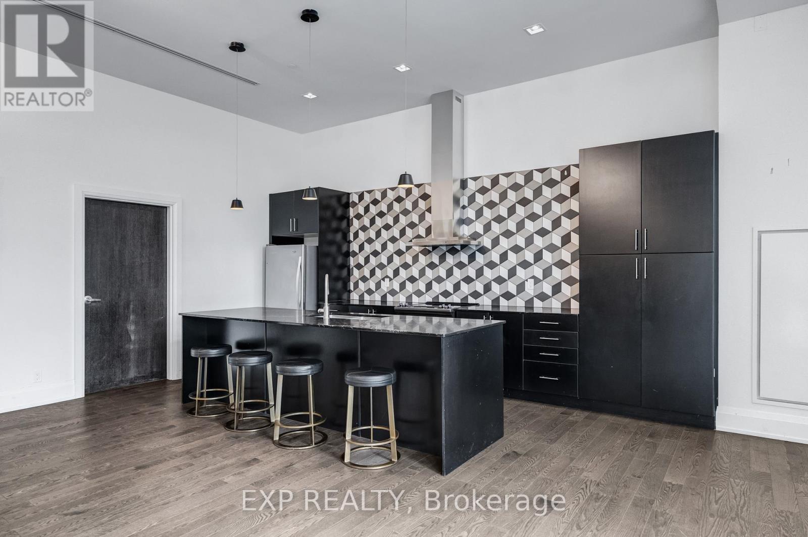 #115 555 WILLIAM GRAHAM DRIVE - 31