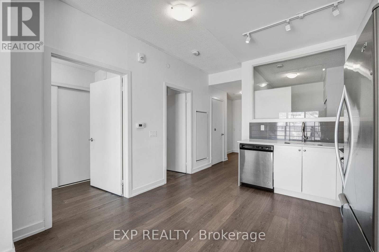 #115 555 WILLIAM GRAHAM DRIVE - 8