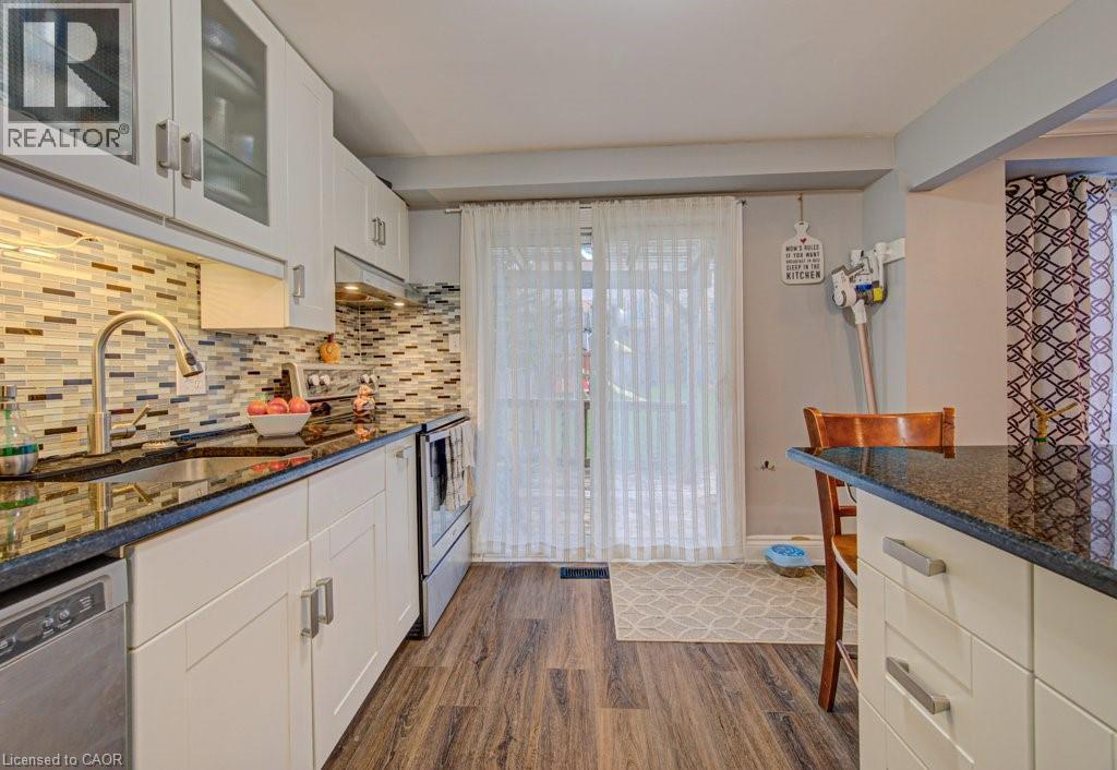 237B THISTLEGLEN Place, Waterloo, Ontario, N2T2A6 — Photo 4