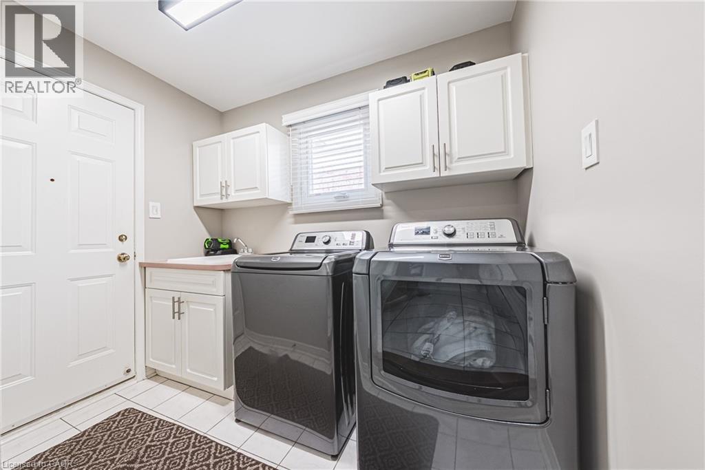 2162 COUNTRY CLUB Drive, Burlington, Ontario, L7M4B1 — Photo 21