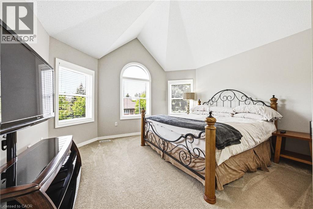 2162 COUNTRY CLUB Drive, Burlington, Ontario, L7M4B1 — Photo 7