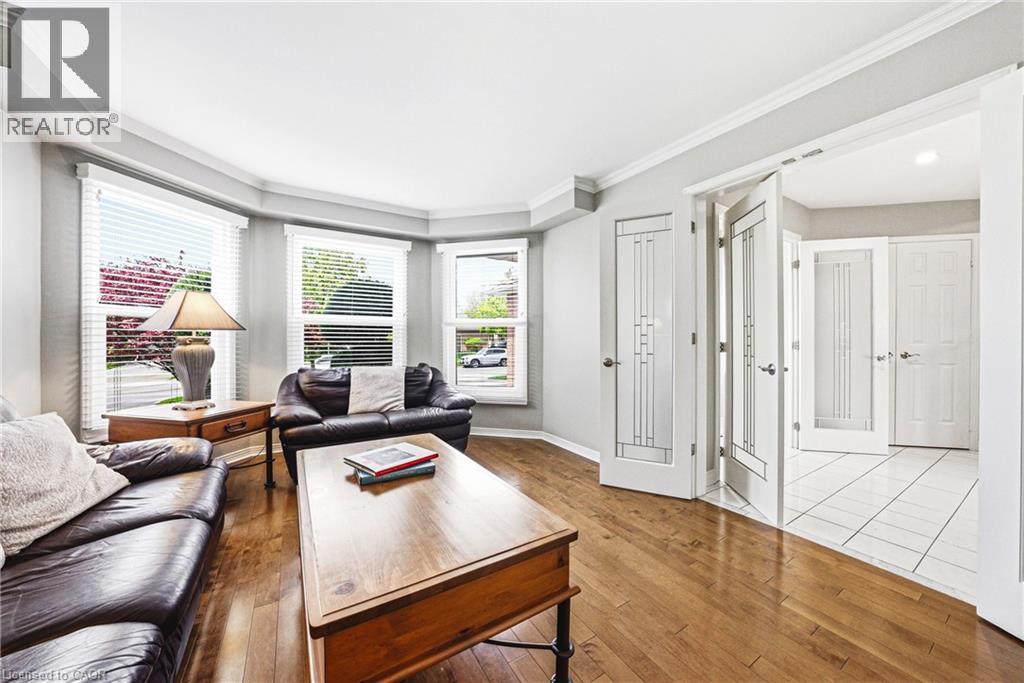2162 COUNTRY CLUB Drive, Burlington, Ontario, L7M4B1 — Photo 15