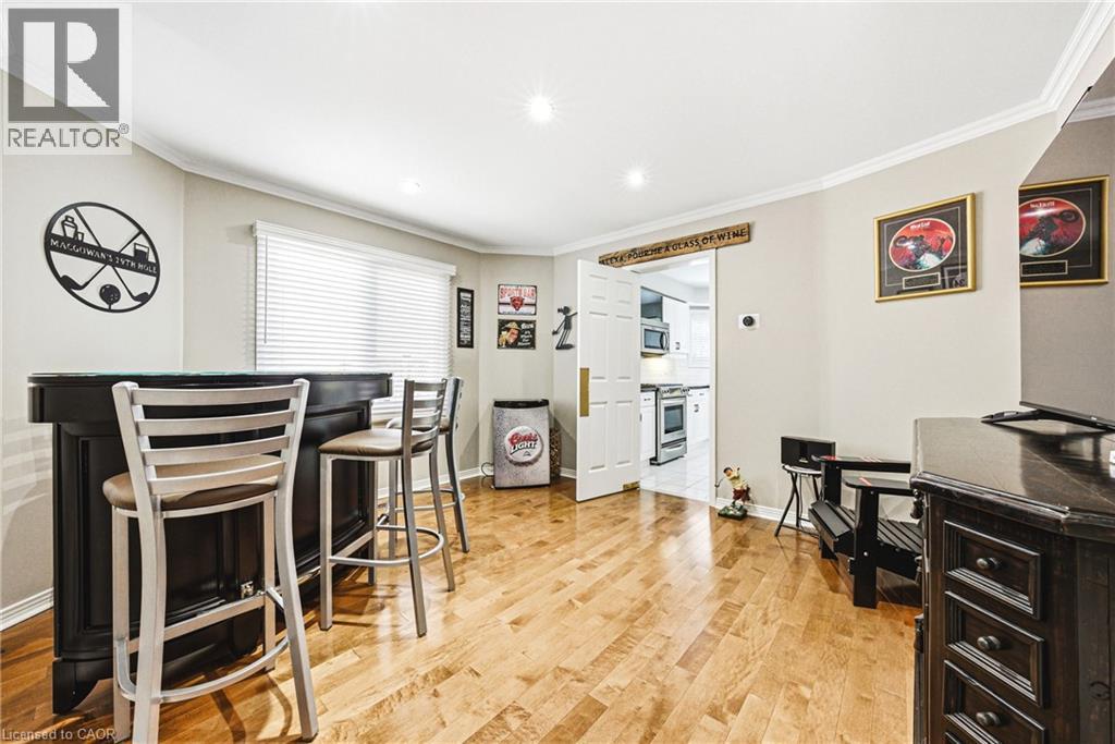 2162 COUNTRY CLUB Drive, Burlington, Ontario, L7M4B1 — Photo 44