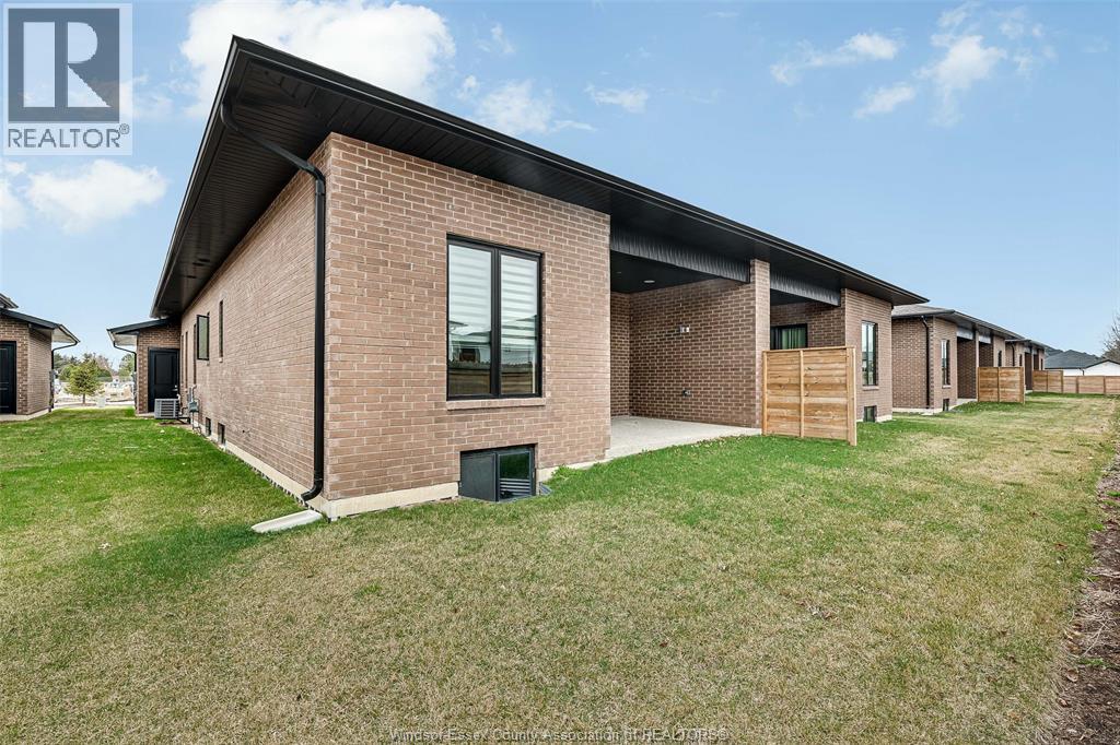 658 LILY MAC BOULEVARD, Windsor, Ontario, N9E0B1 — Photo 30