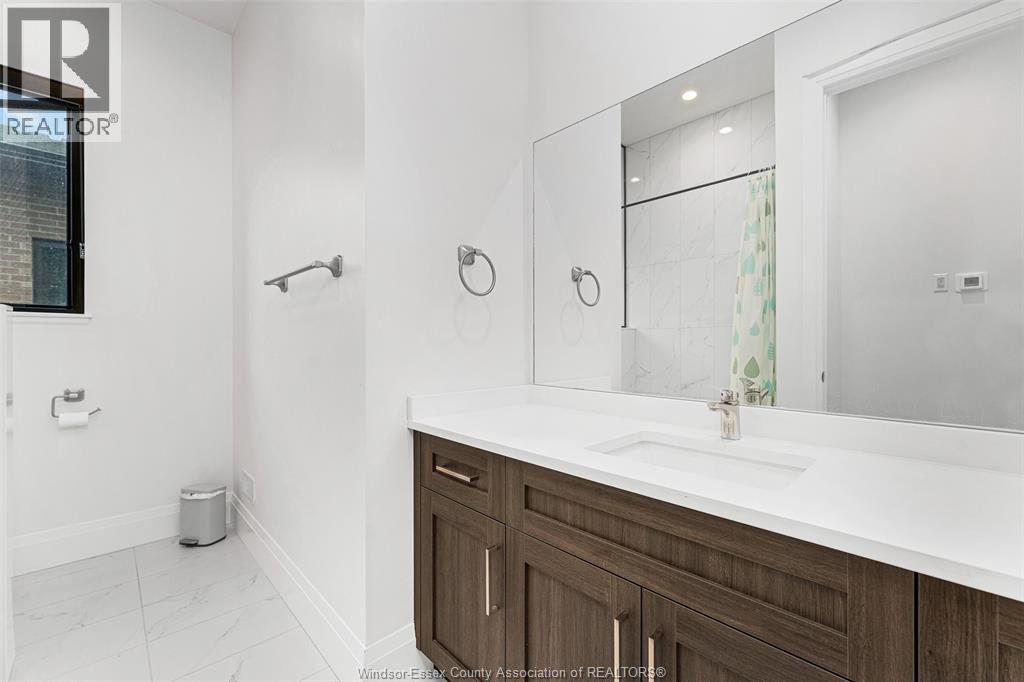 658 LILY MAC BOULEVARD, Windsor, Ontario, N9E0B1 — Photo 13