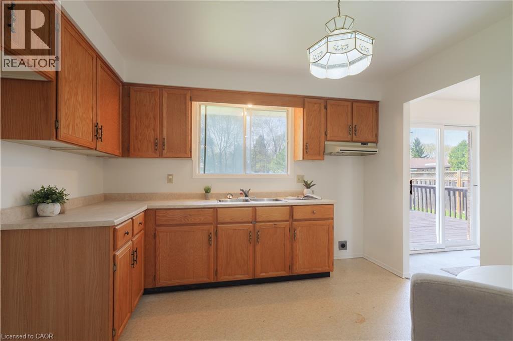 194 FIDDLERS GREEN Road - 10