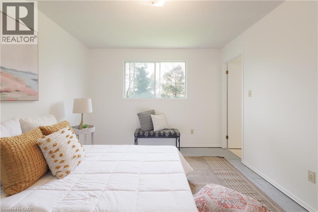 194 FIDDLERS GREEN Road - 14
