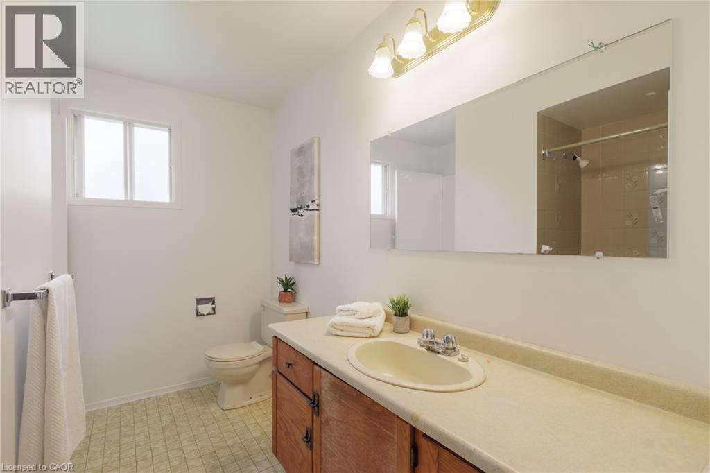 194 FIDDLERS GREEN Road - 15