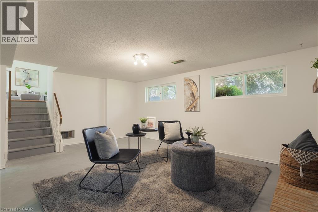 194 FIDDLERS GREEN Road - 19