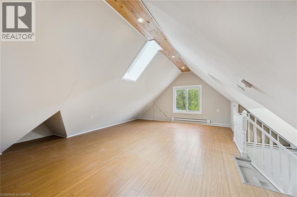 15 GORDON Avenue - 19