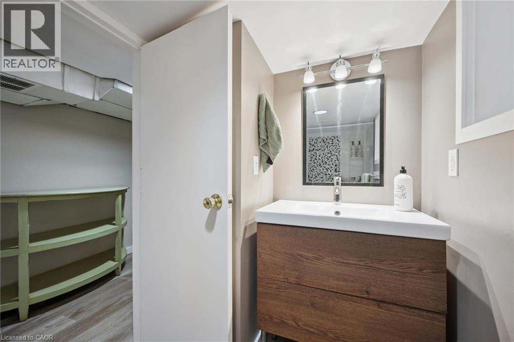 15 GORDON Avenue - 37