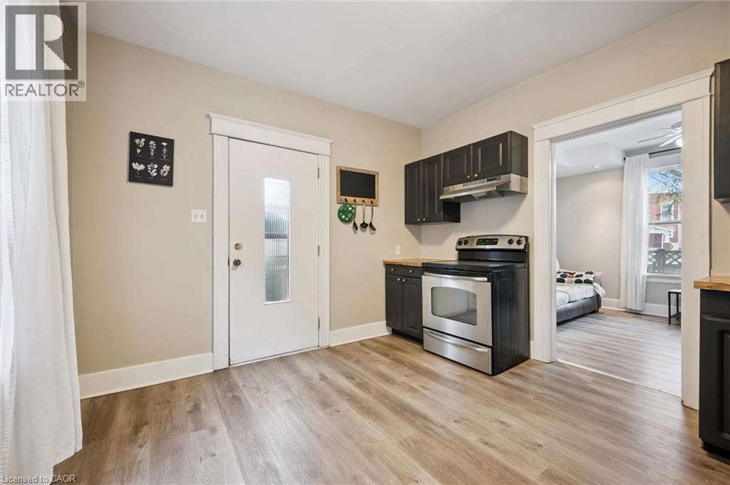 15 GORDON Avenue - 24