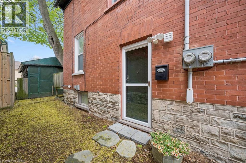15 GORDON Avenue - 23