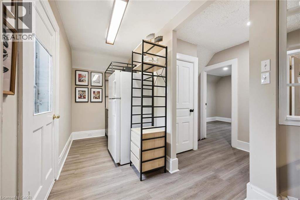 15 GORDON Avenue - 11