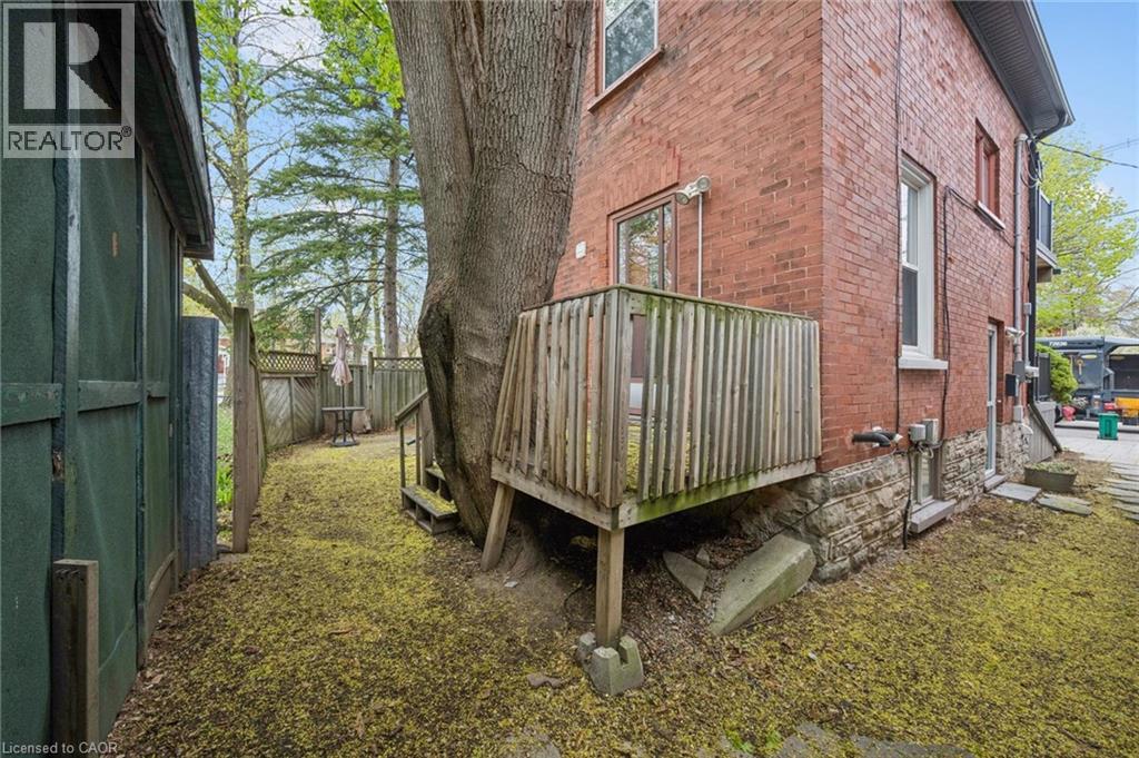 15 GORDON Avenue - 38