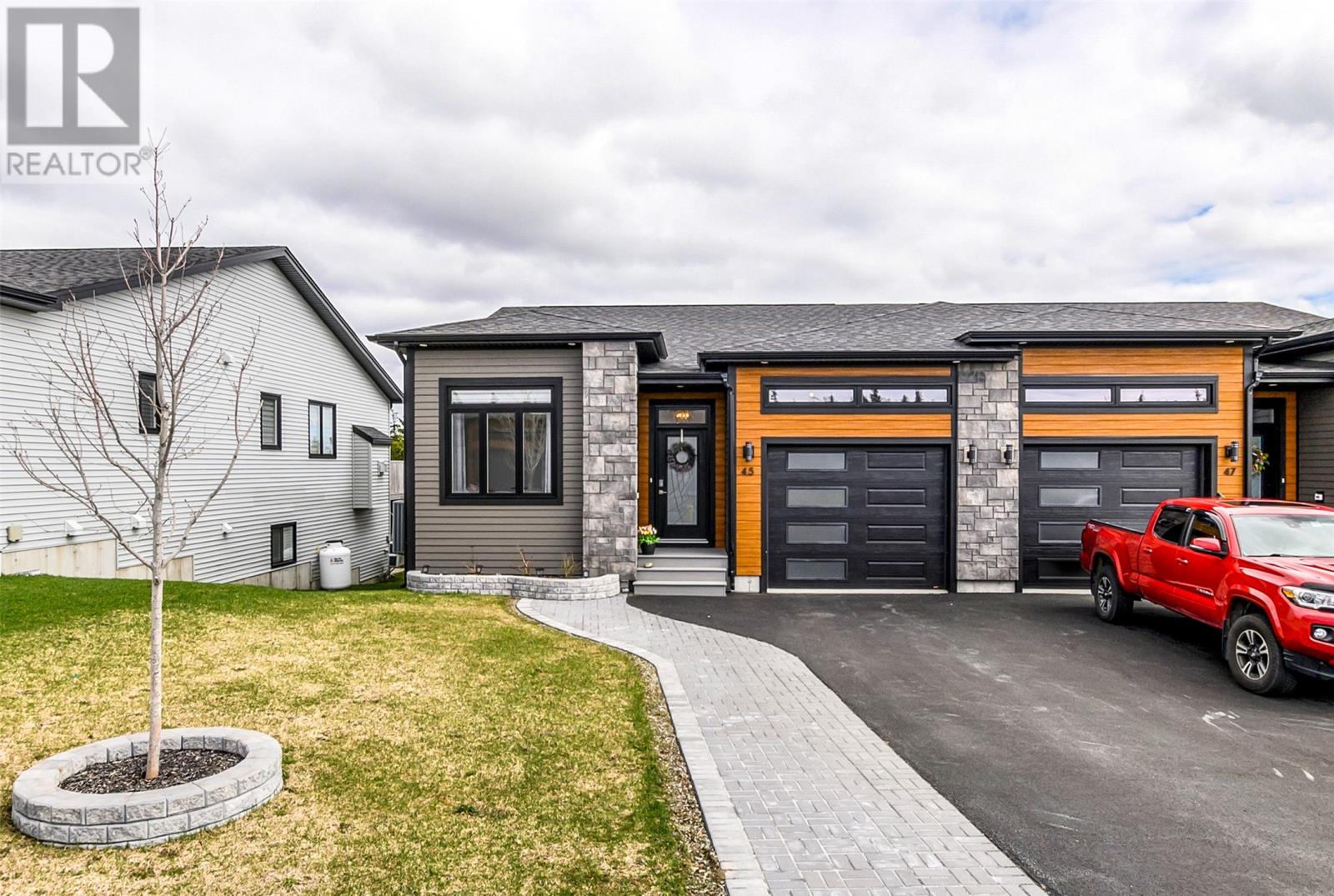 45 Clifden Woods Place - 1