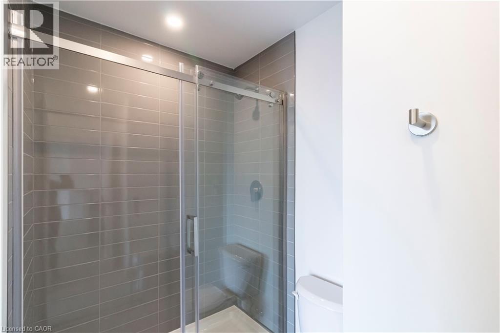 25 WELLINGTON Street S Unit# 1502, Kitchener, Ontario, N2G0G5 — Photo 4