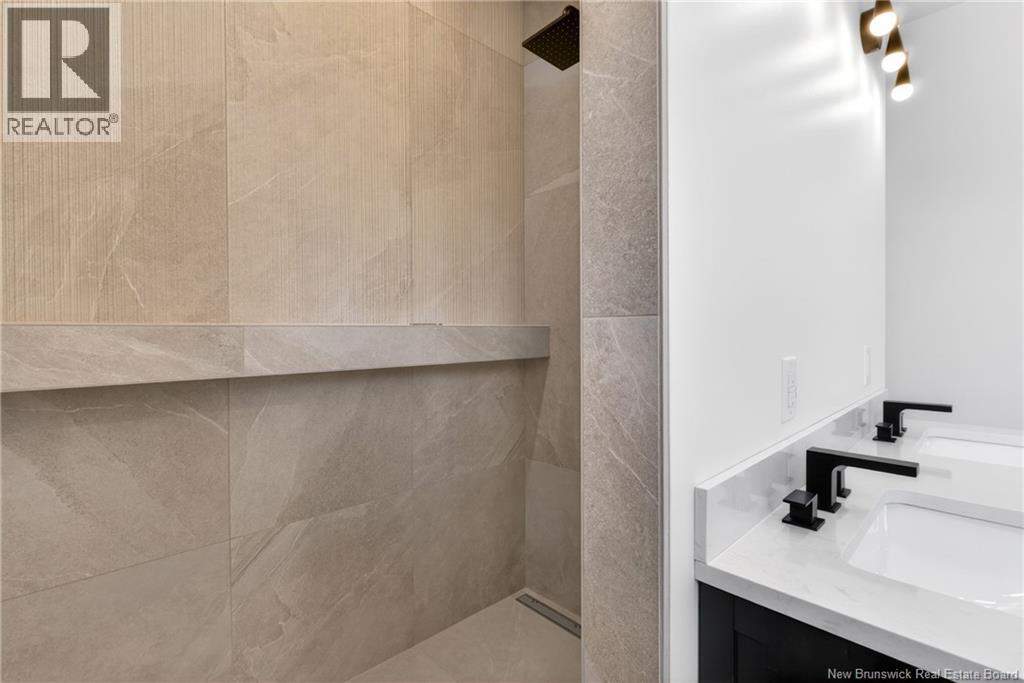 38 Maefield Street - 27