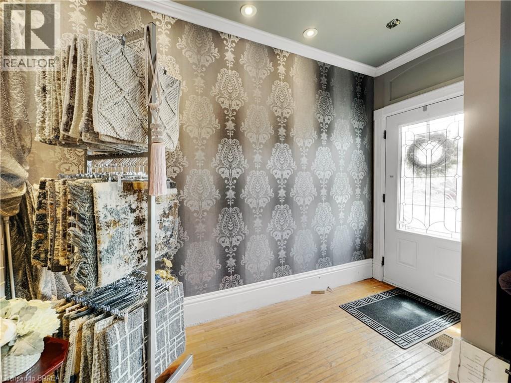 275 BRANT Avenue - 8