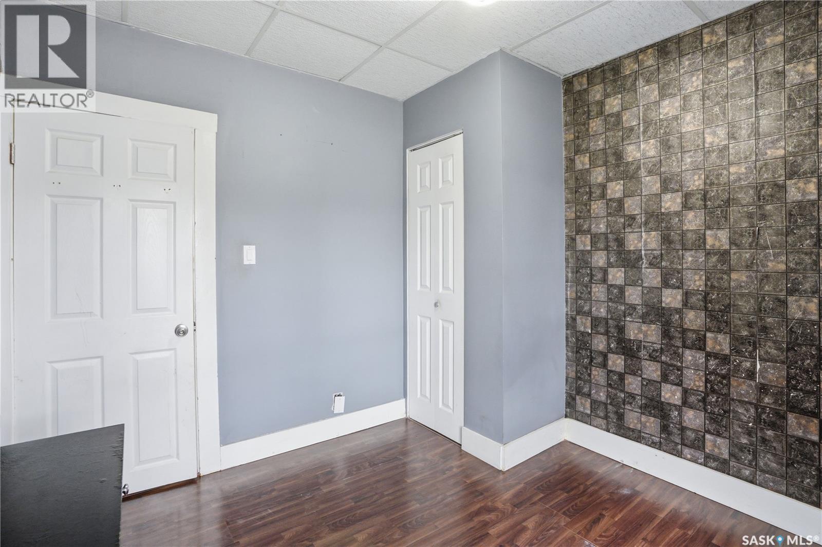 1115 J AVENUE N - 5