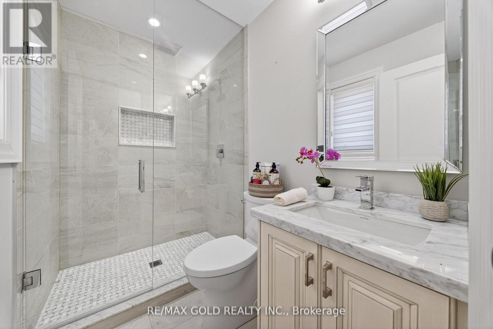 31 FIELDSTONE LANE AVENUE - 24