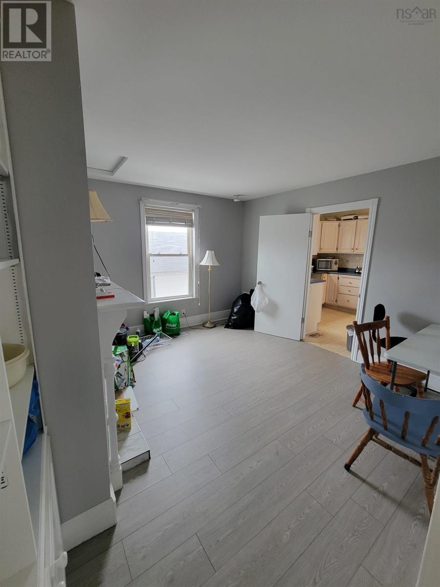 195 Rockdale Avenue - 4