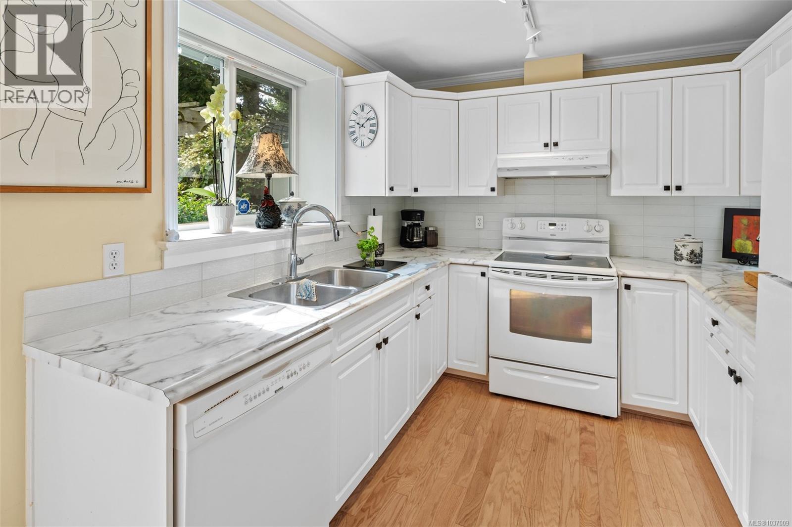 #3 1425 Richardson St - 11