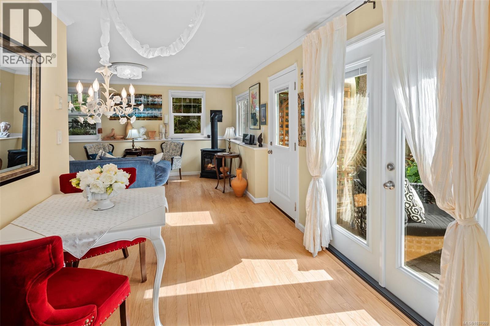 #3 1425 Richardson St - 8