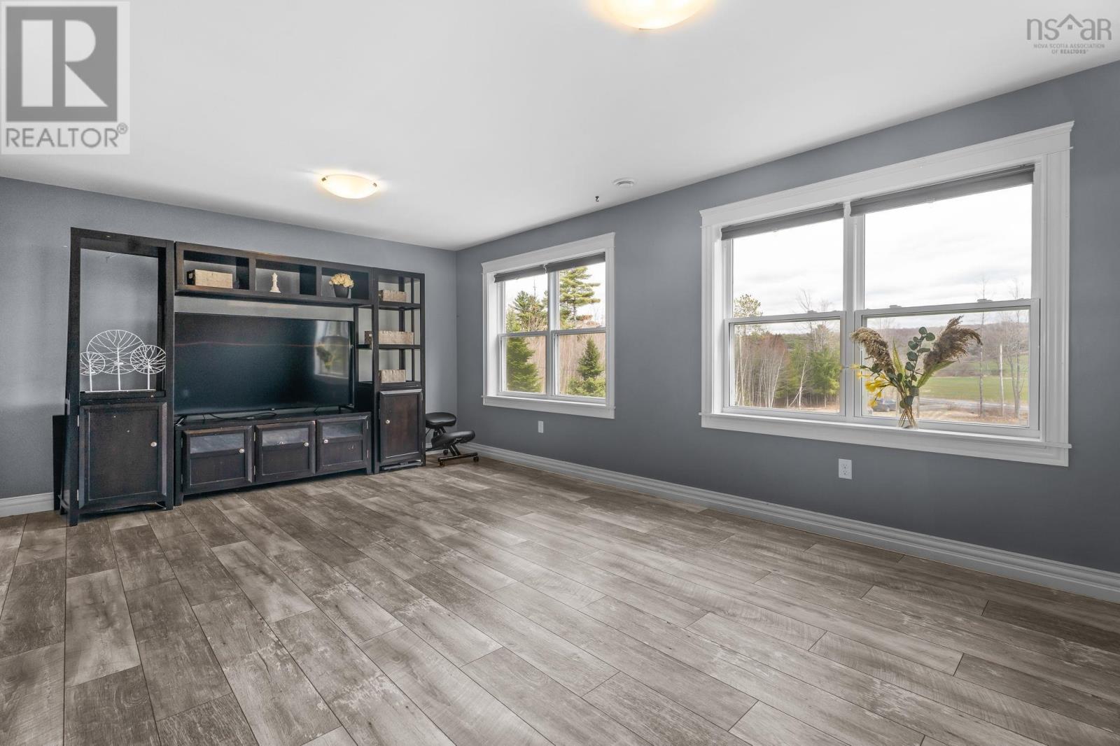 561 Hall Road - 21