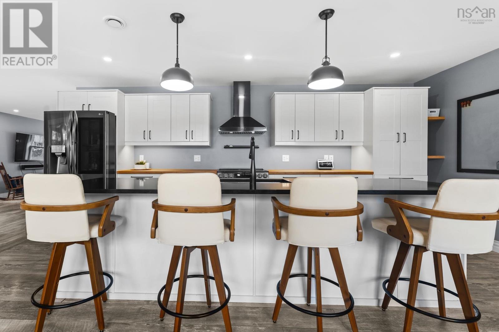 561 Hall Road - 7