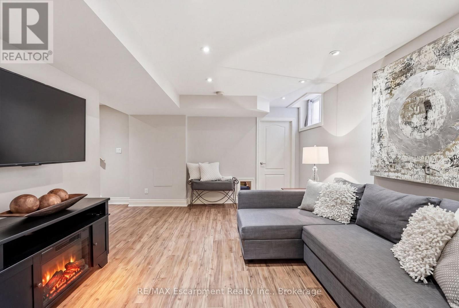 2124 GLENHAMPTON ROAD - 42