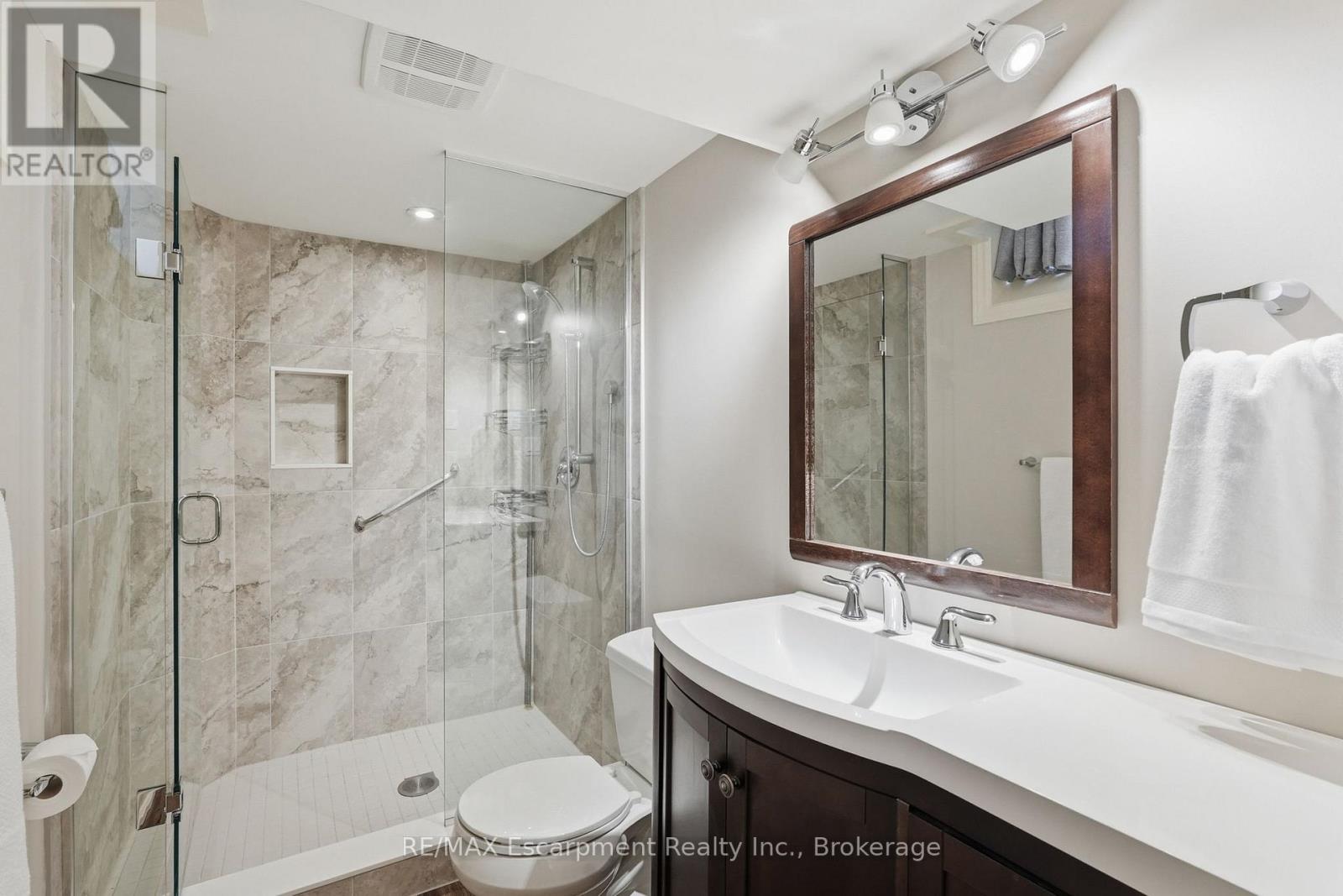 2124 GLENHAMPTON ROAD - 44