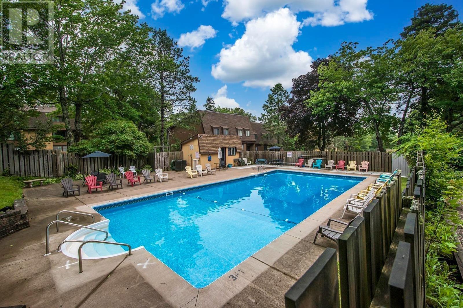 Property 23 of 44 of 46 Hanover Court