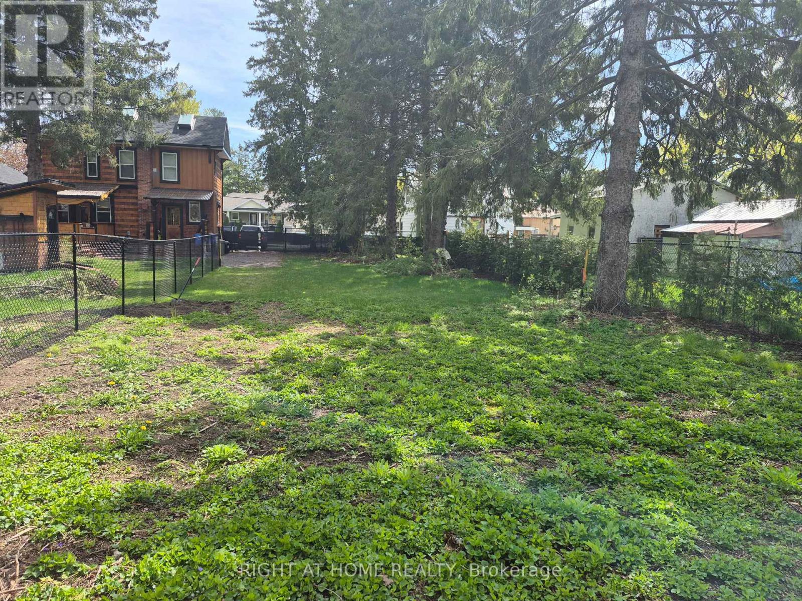 Land for Sale in Arnprior – 250 HARRINGTON STREET, Arnprior – MLS# X12668874 - Image 3