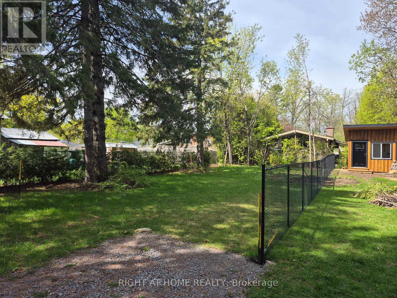 Land for Sale in Arnprior – 250 HARRINGTON STREET, Arnprior – MLS# X12668874 - Image 6