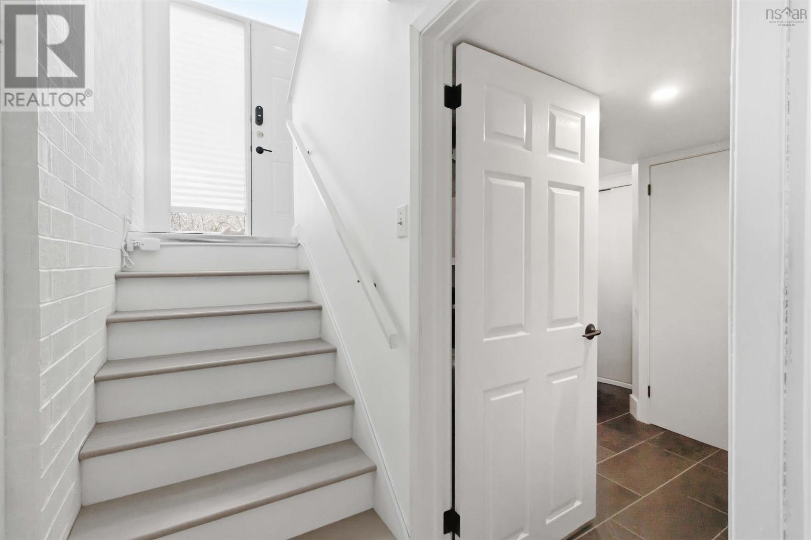 Property 30 of 44 of 46 Hanover Court