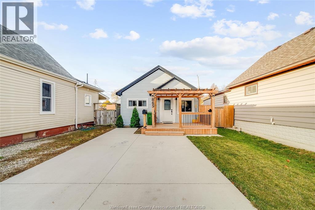 845 ARTHUR, Windsor, Ontario, N8Y3Y1 — Photo 5