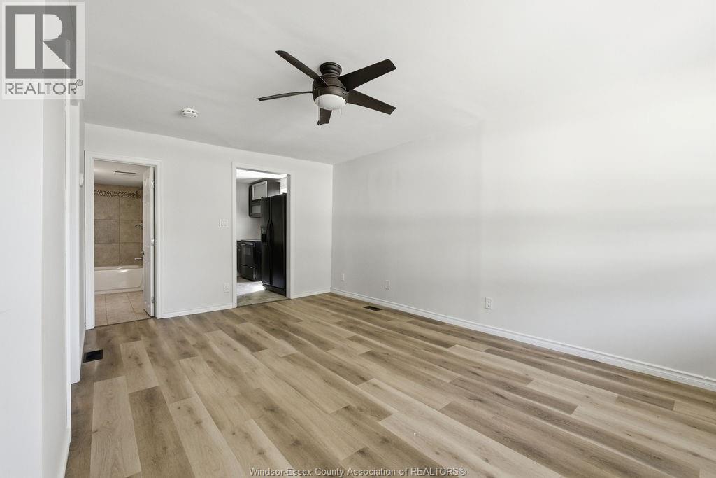 994 Josephine, Windsor, Ontario, N9B2L5 — Photo 3