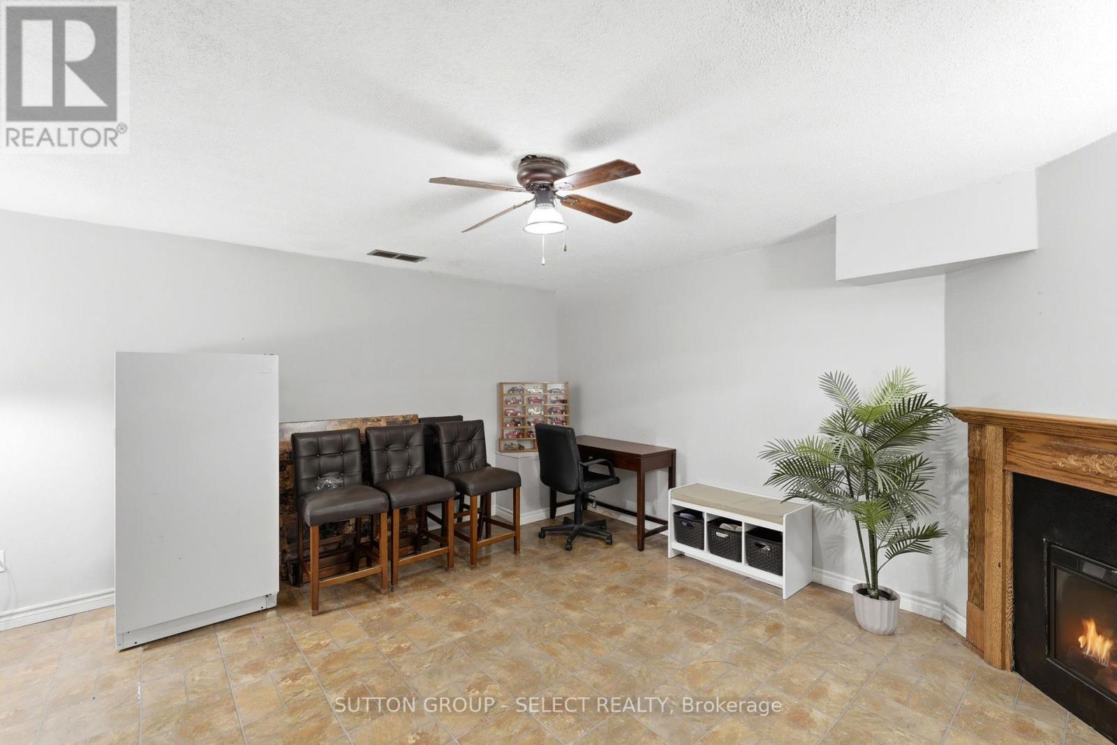 #1 151 BONAVENTURE DRIVE - 21