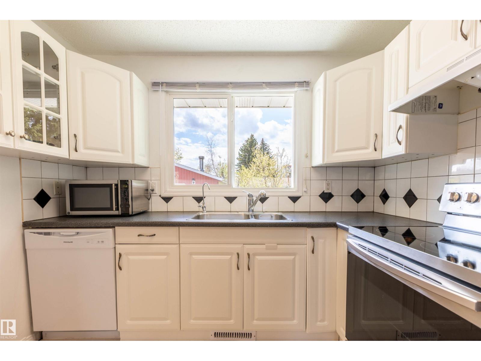 722 GRANDIN DR — photo 13