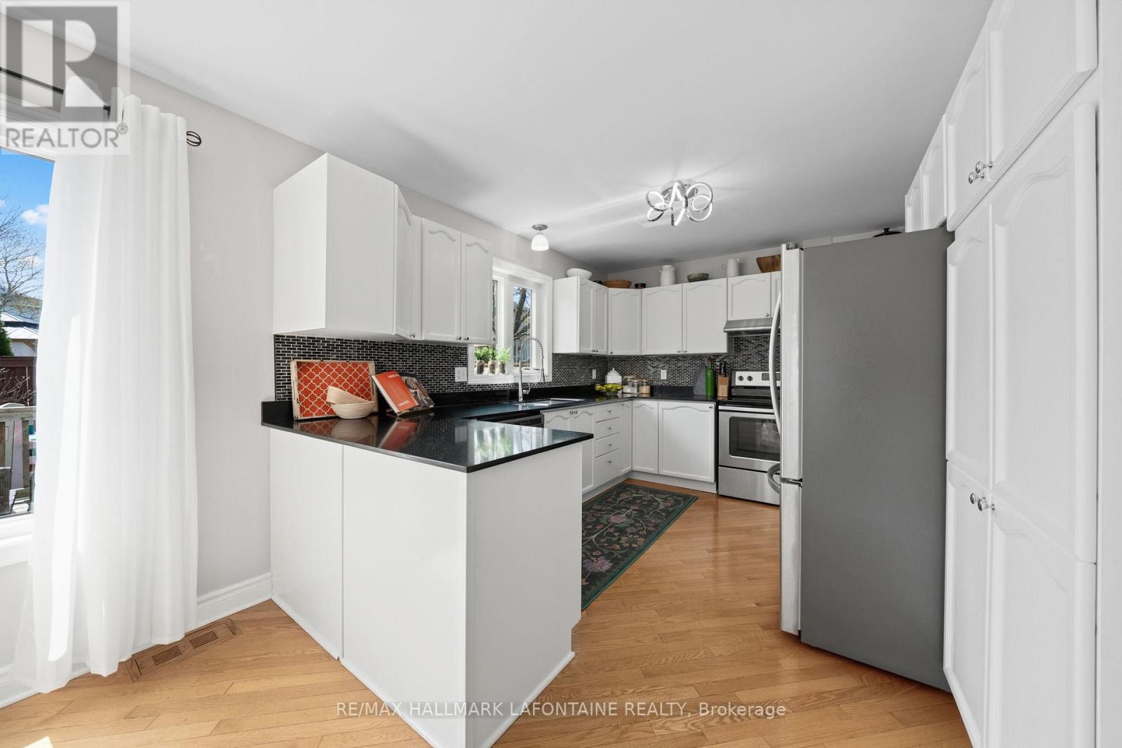 867 CLEARCREST CRESCENT - 12