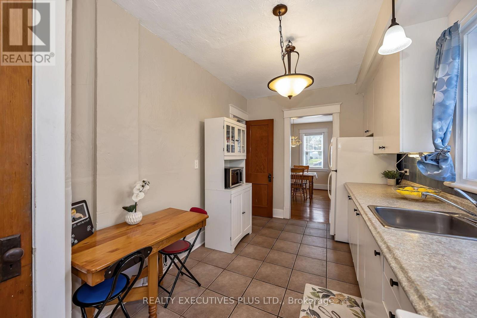 605 WATER STREET - 11