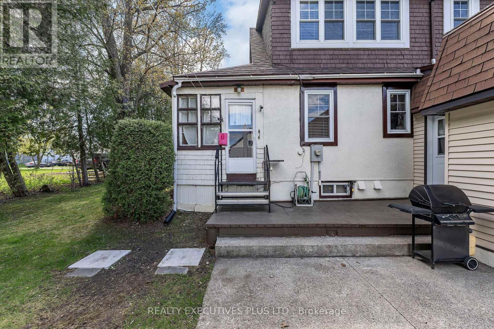 605 WATER STREET - 31