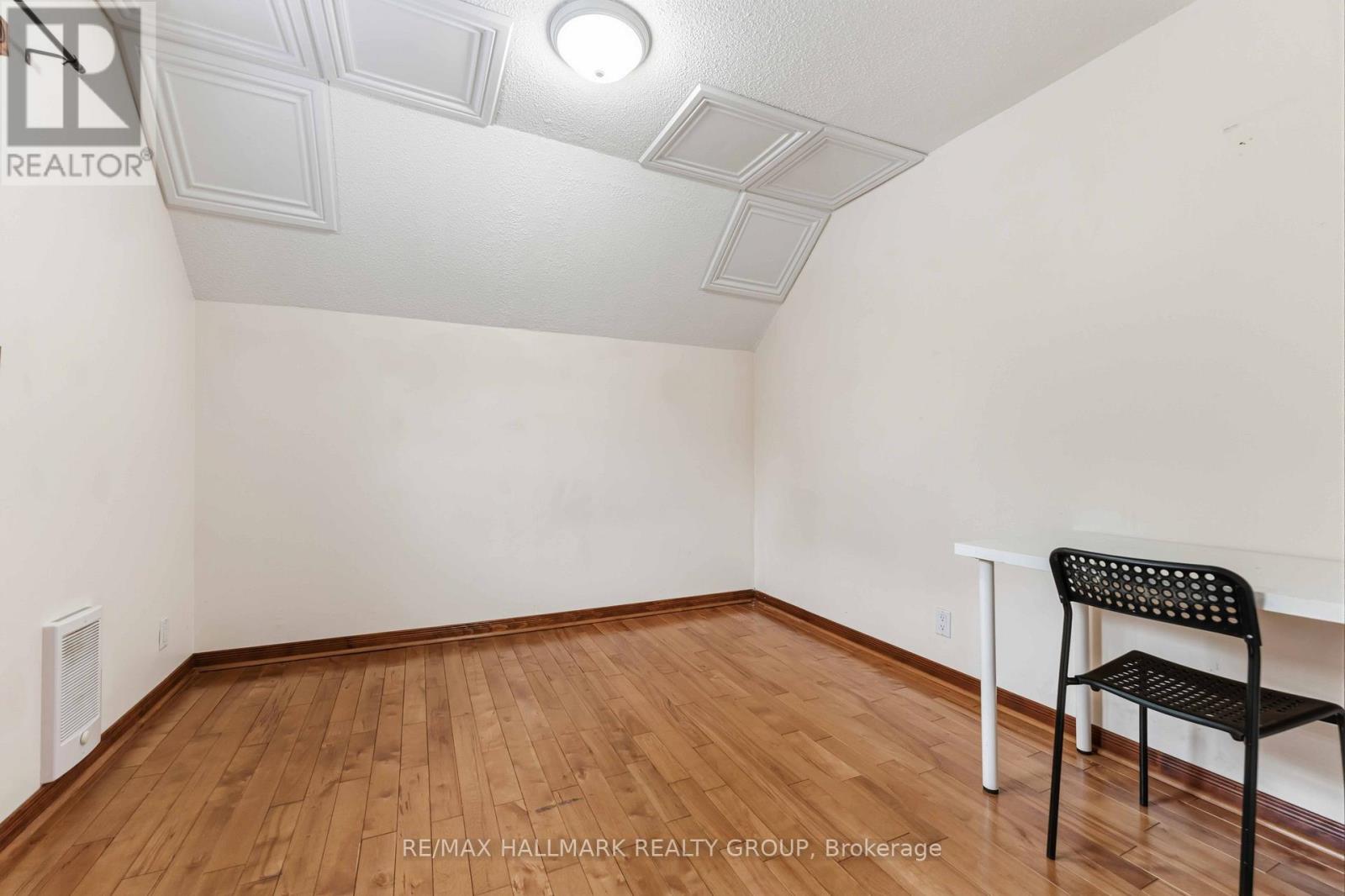 24 PATRO STREET - 23