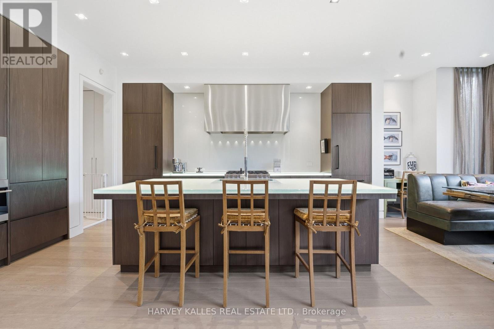 43 HILLHOLM ROAD - 10