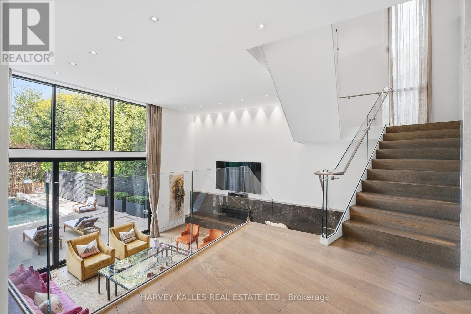 43 HILLHOLM ROAD - 7
