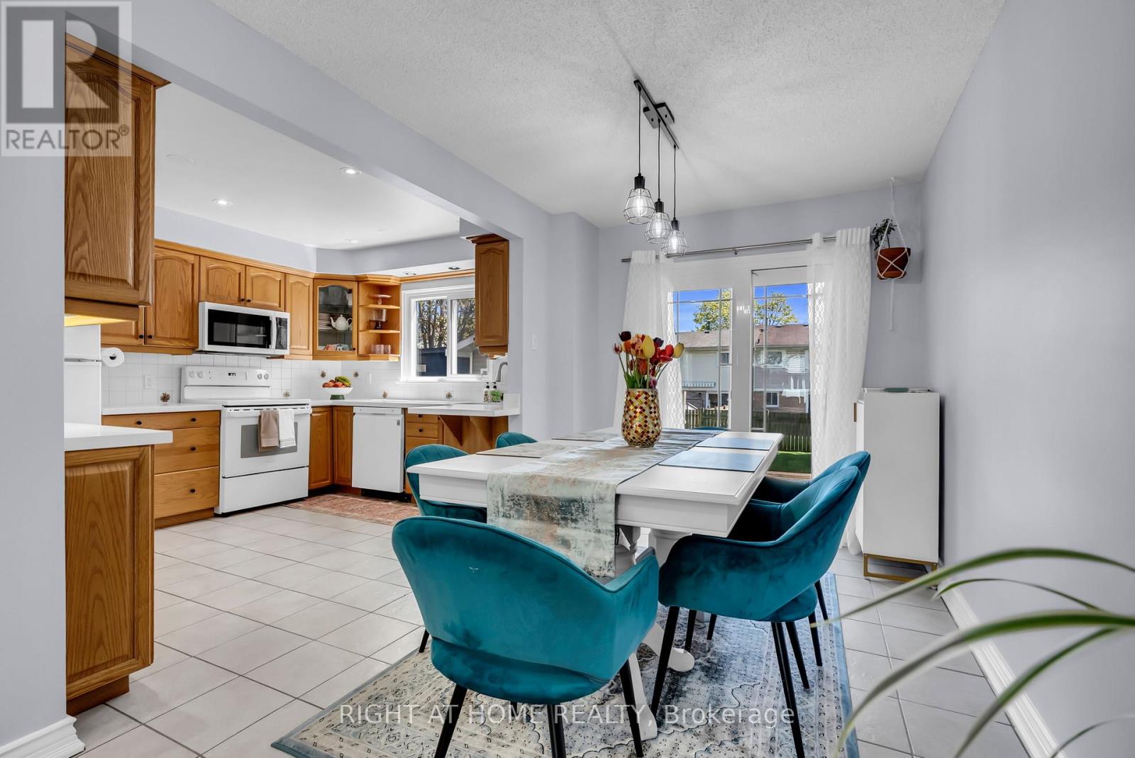 940 GENTRY CRESCENT - 10