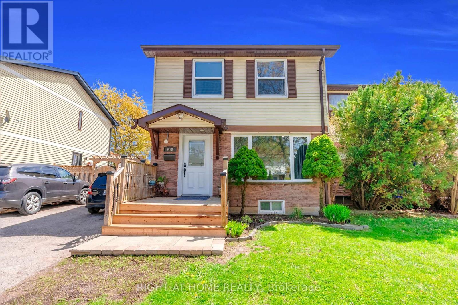 940 GENTRY CRESCENT - 2