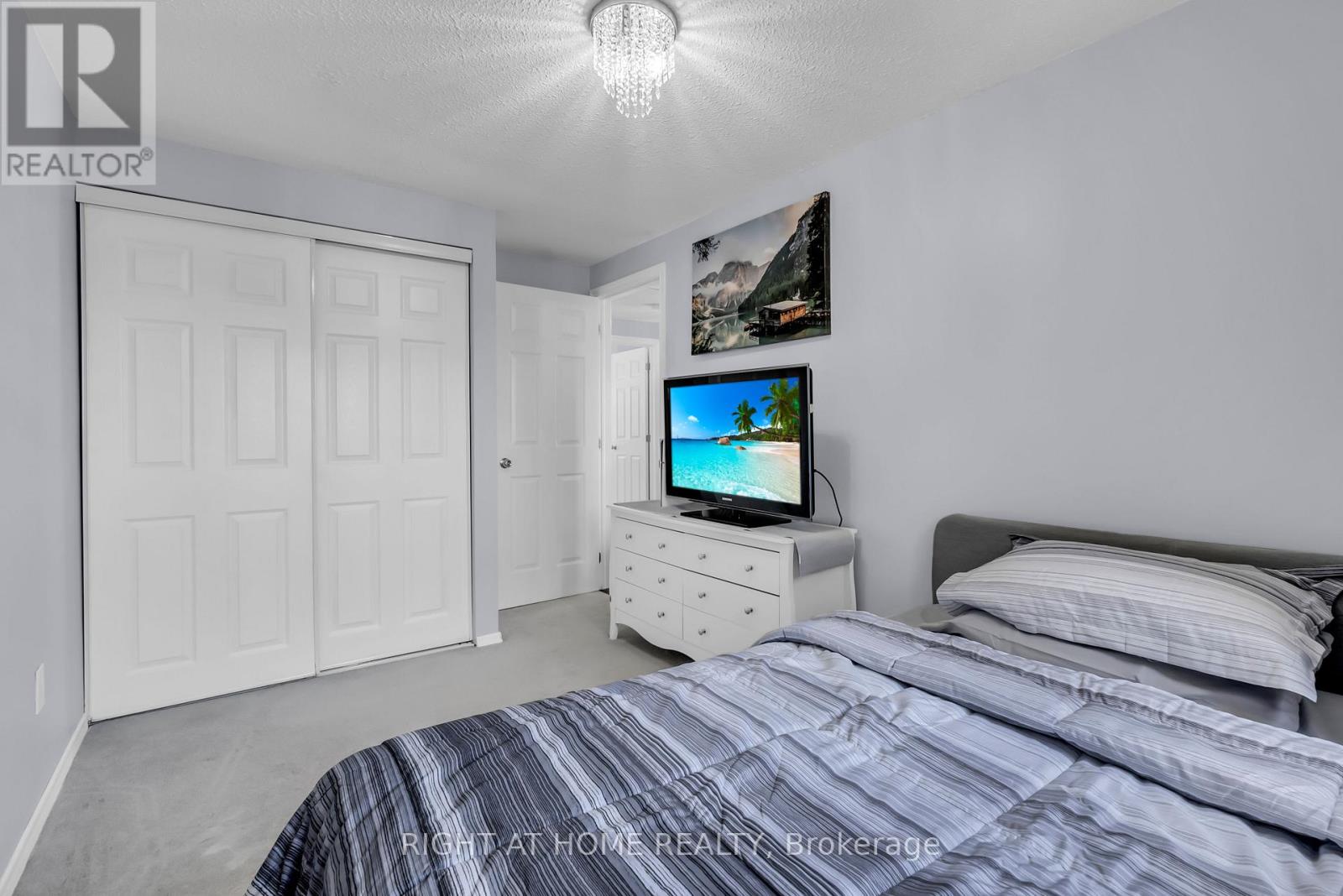 940 GENTRY CRESCENT - 23
